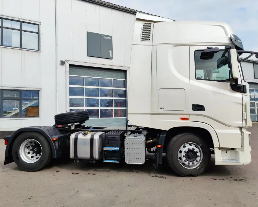 Фотография Седельный тягач DongFeng GX 4x2 (DFH4180)