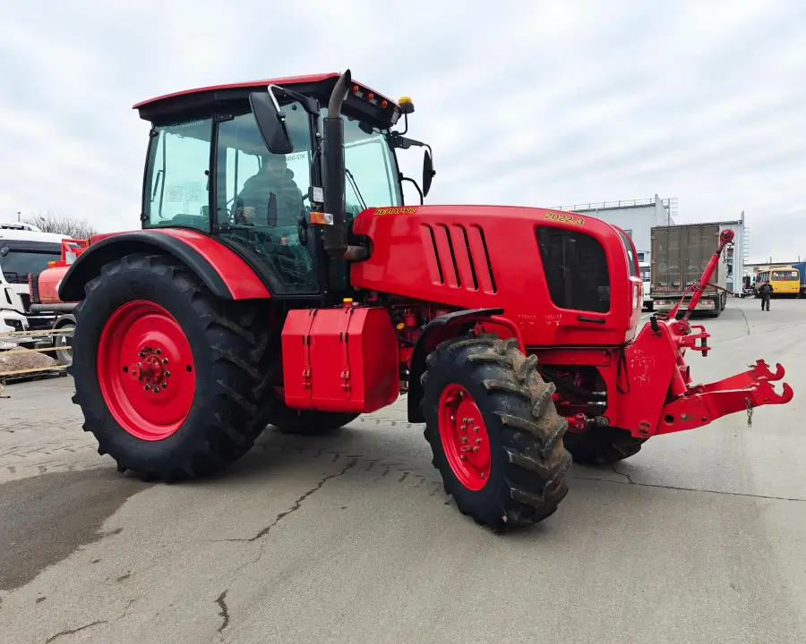 Фотография Трактор Беларус 2022.3