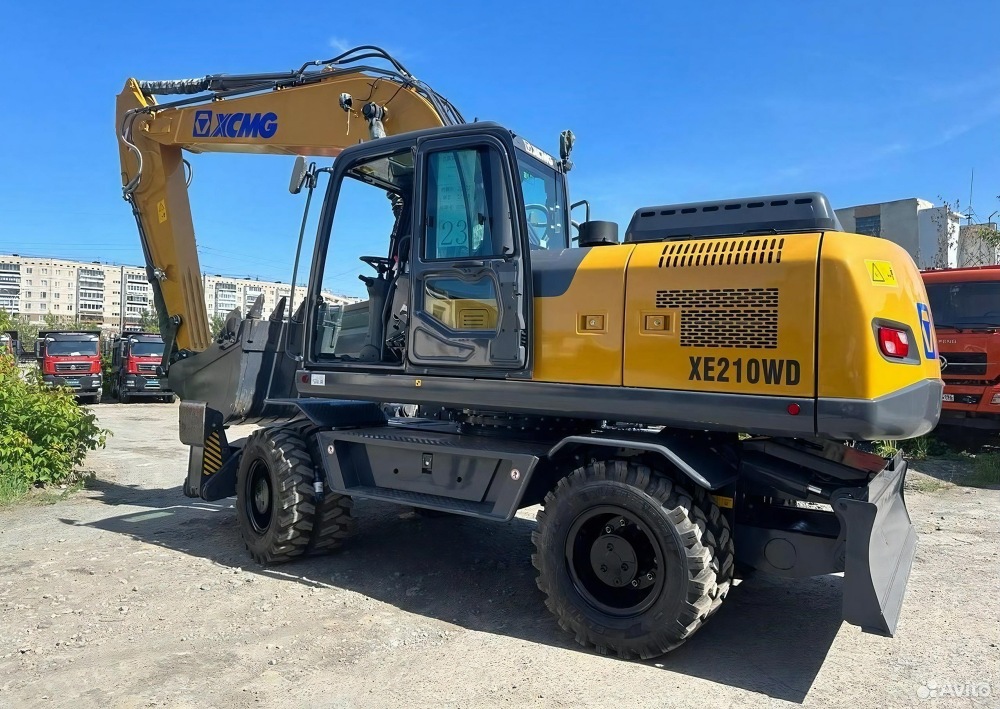 Фотография Колесный экскаватор XCMG XE210WD