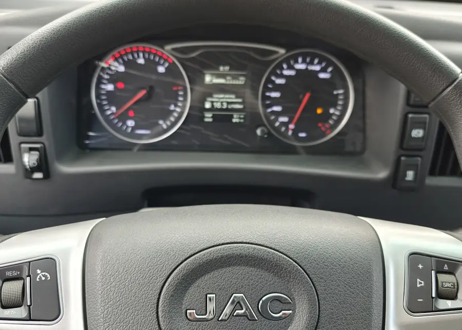 Фотография JAC N90 с изотермическим фургоном