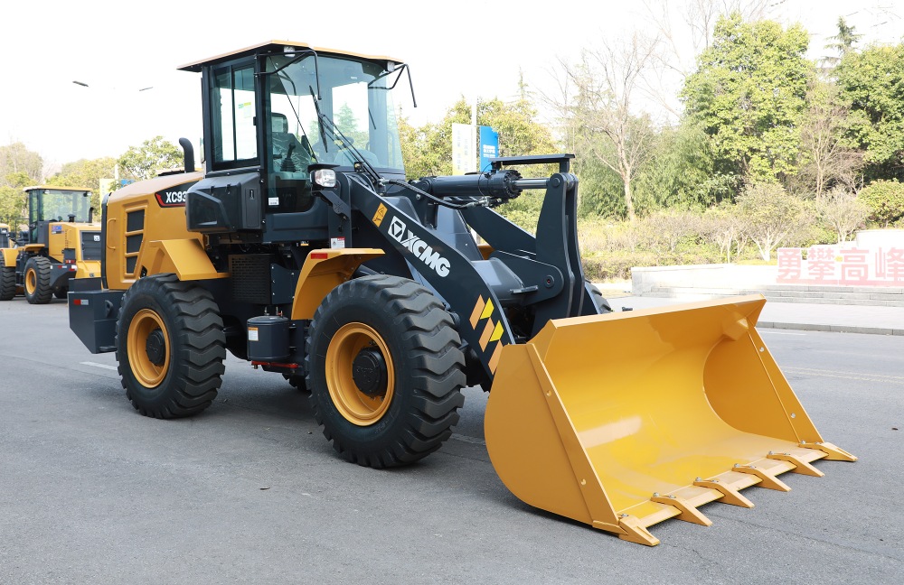 Фотография Фронтальный погрузчик XCMG XC938