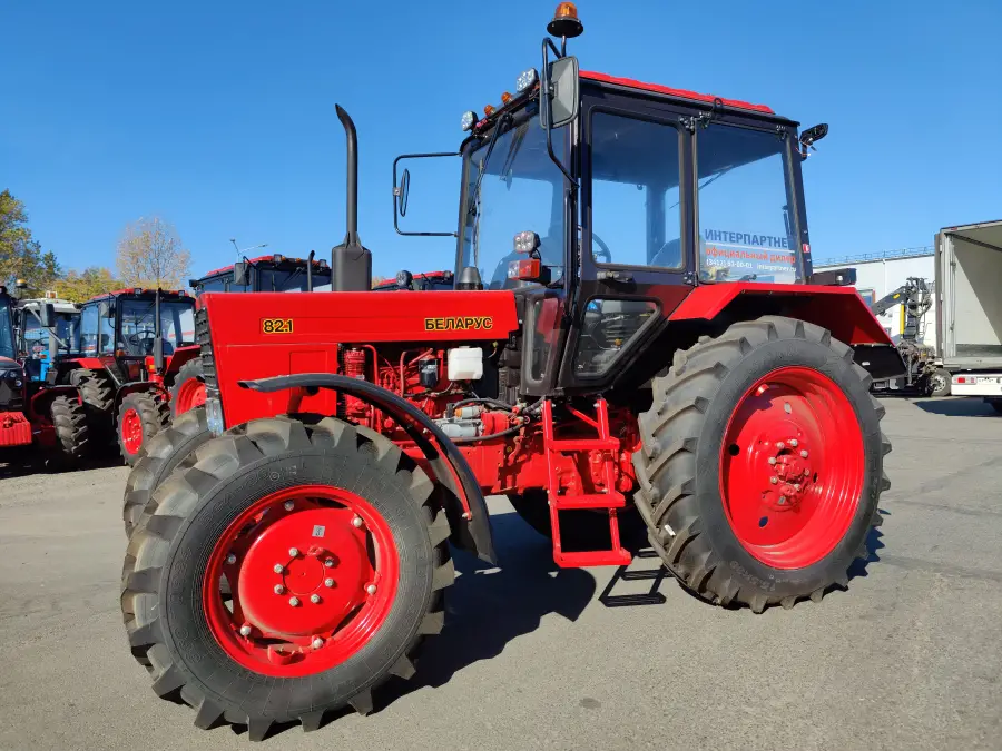Фотография Трактор BELARUS 82.1-23/12 - балочный мост