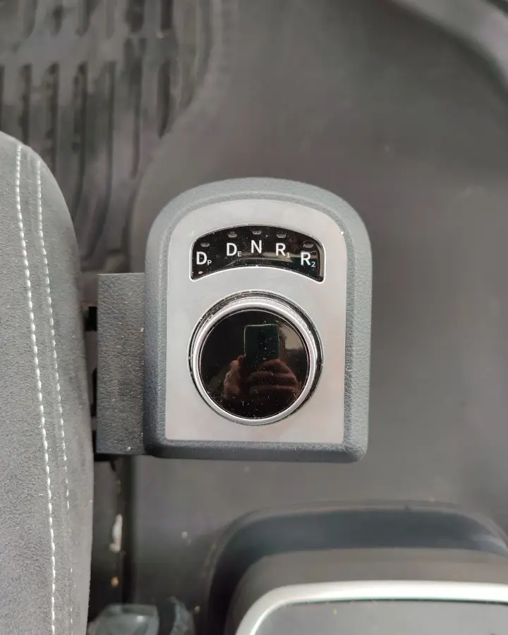 Фотография Седельный тягач DongFeng GX 4x2 (DFH4180)