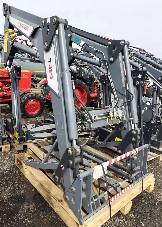 Фотография Фронтальный погрузчик Т-229 к тракторам МТЗ 82.1