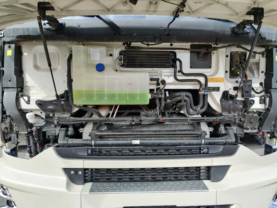 Фотография Седельный тягач DongFeng GX 4x2 (DFH4180)