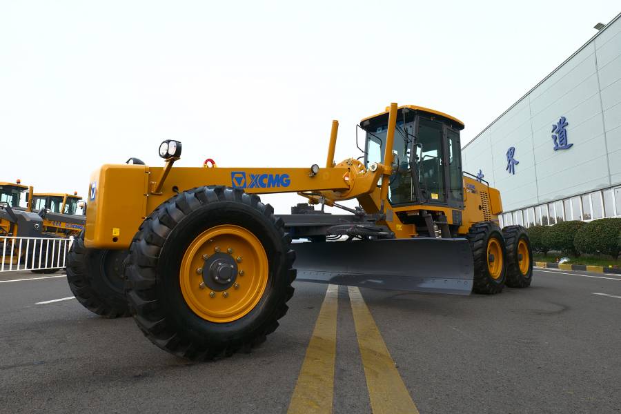 Фотография Автогрейдер GR135