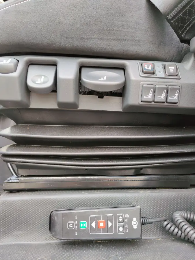 Фотография Седельный тягач DongFeng GX 4x2 (DFH4180)