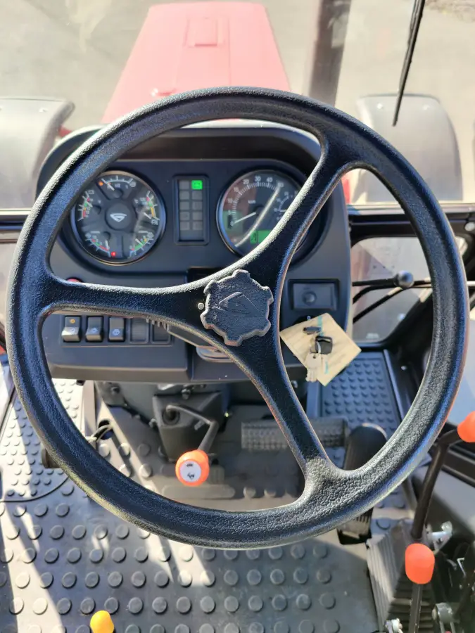 Фотография Трактор BELARUS 82.1-23/12 - балочный мост