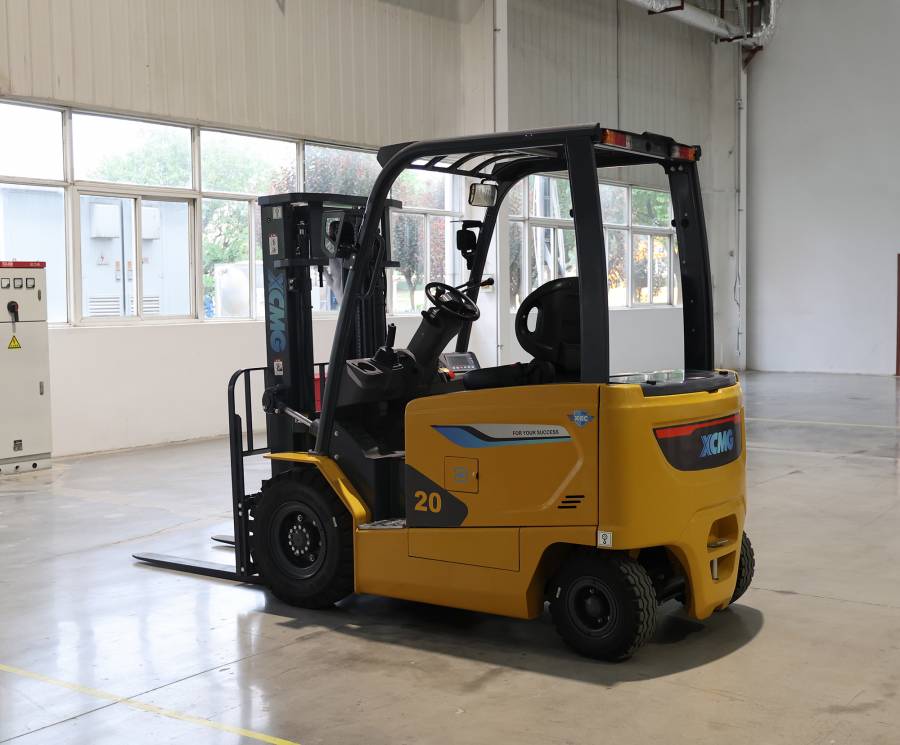 Фотография Вилочный погрузчик электрический XCB20-L5