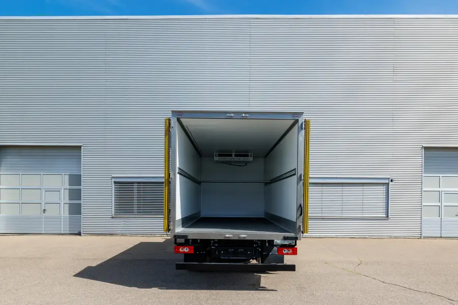 Фотография Forland 8 с изотермическим фургоном