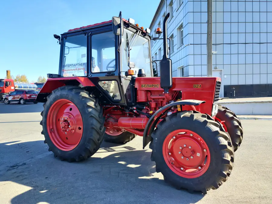Фотография Трактор BELARUS 82.1-23/12 - балочный мост