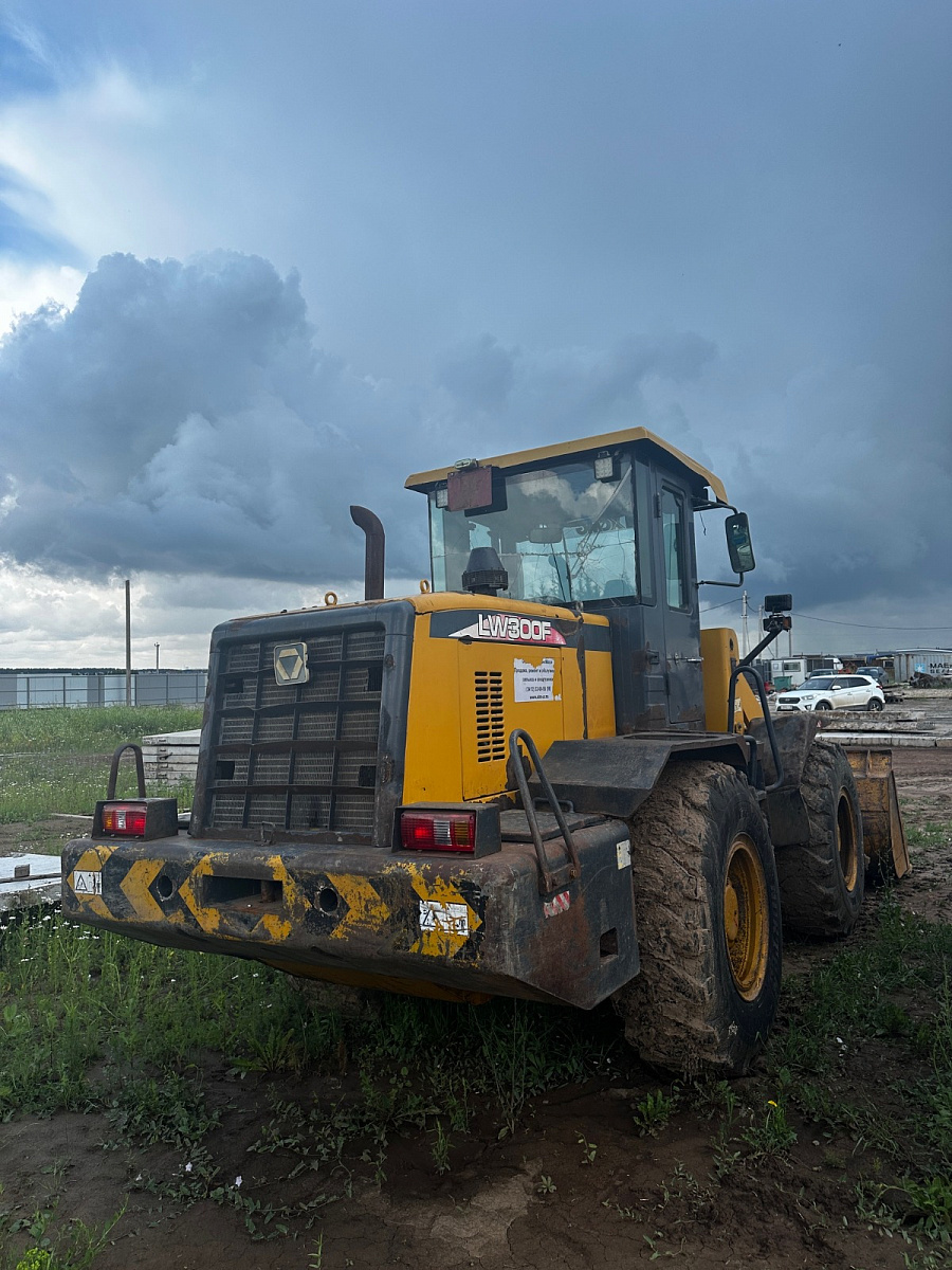 Фотография Погрузчик фронтальный XCMG LW300F 2013г