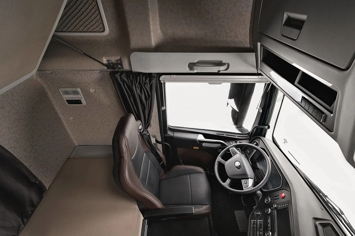 Фотография Седельный тягач FAW J7 4х2 LNG