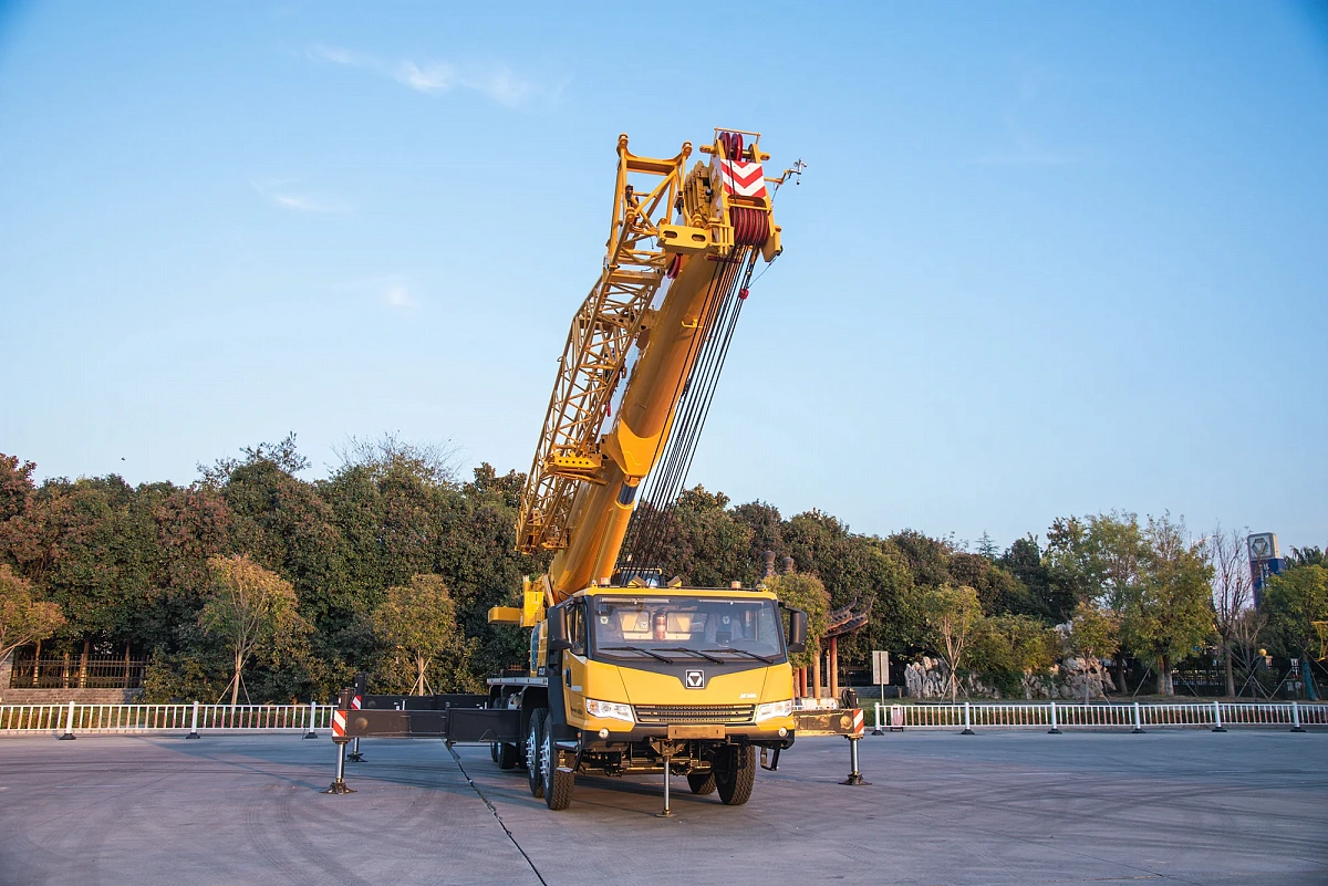 Фотография Автокран XCMG XCT70_S1