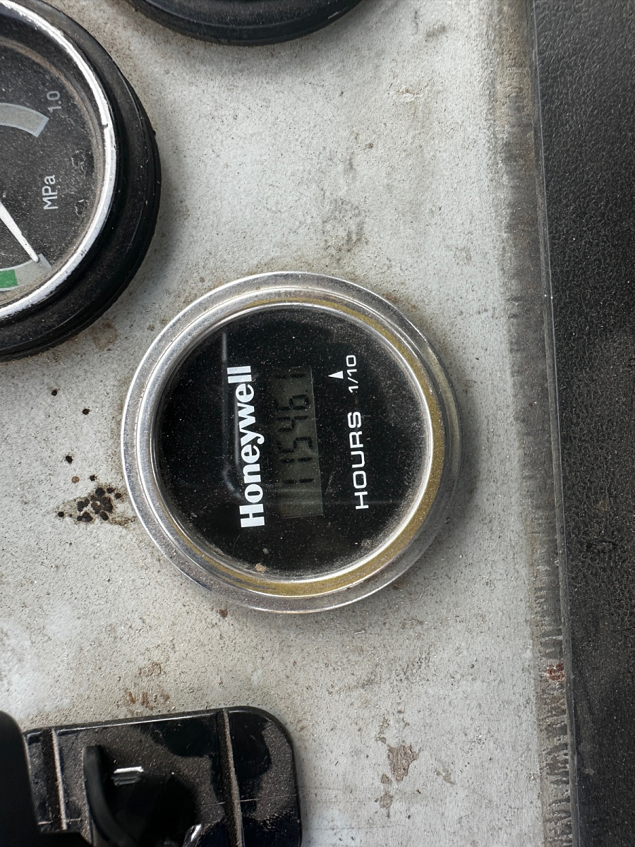 Фотография Погрузчик фронтальный XCMG LW300F 2013г