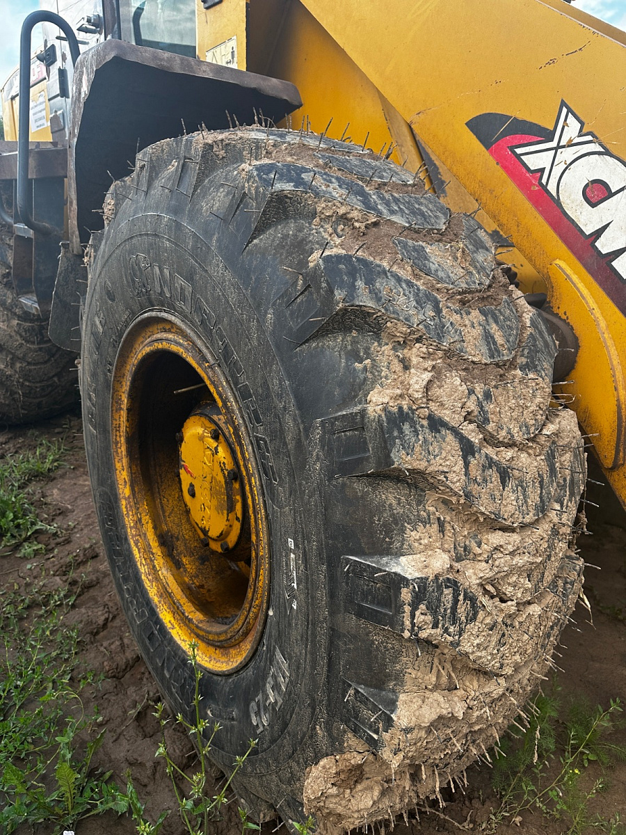 Фотография Погрузчик фронтальный XCMG LW300F 2013г