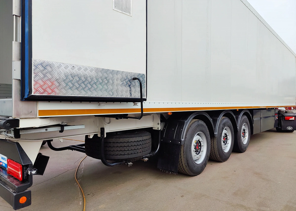 Фотография Полуприцеп-рефрижератор Mammut 13.6м