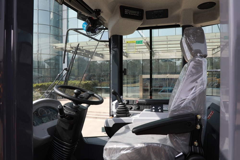 Фотография Фронтальный погрузчик XCMG XC958