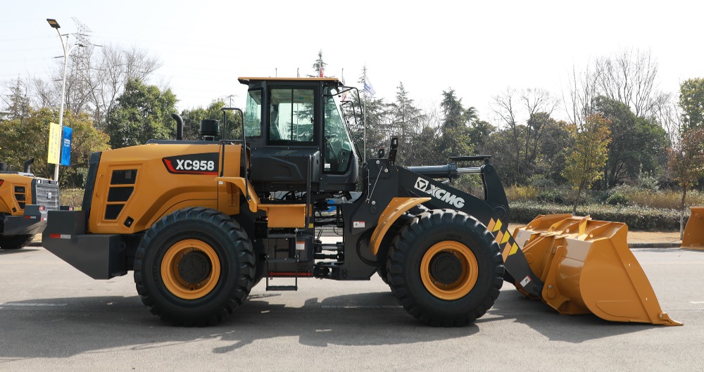 Фотография Фронтальный погрузчик XCMG XC958