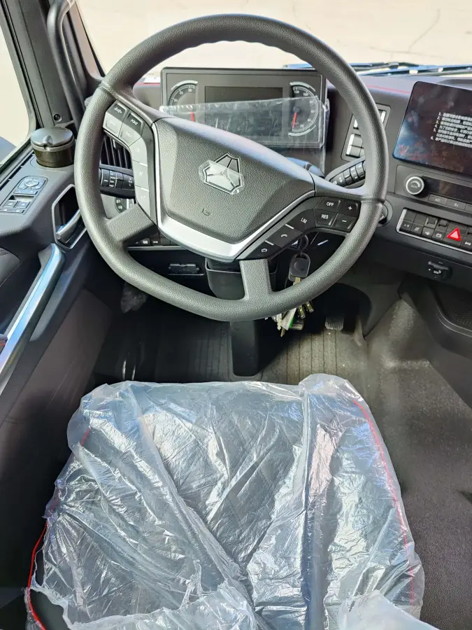 Фотография 1.1.1.06 Тягач SITRAK С7Н 4х2 ZZ4186V391HE G7S-E