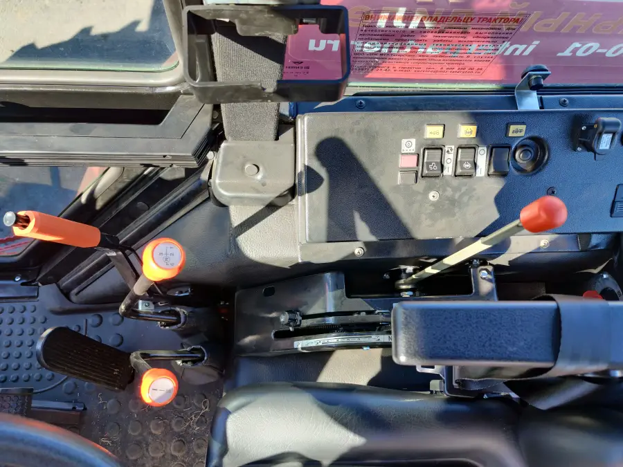 Фотография Трактор BELARUS-82.3