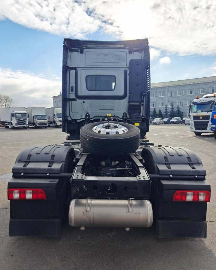 Фотография Седельный тягач JAC K7 4х2 2024