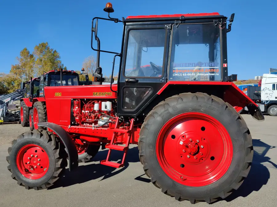 Фотография Трактор BELARUS 82.1