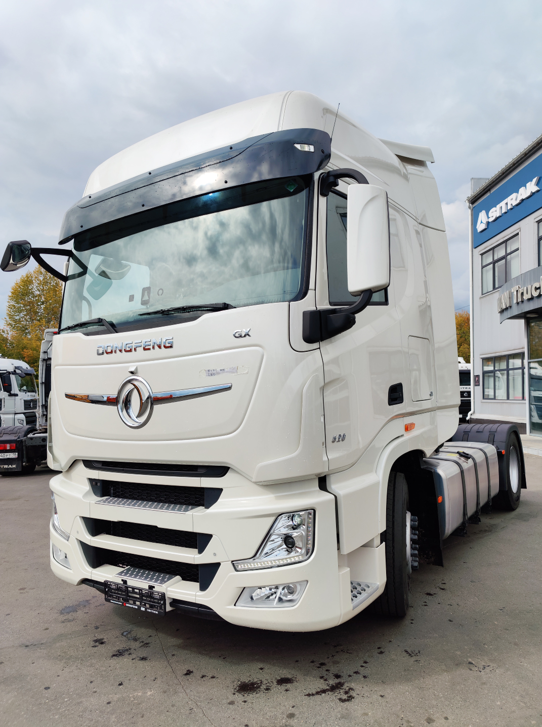 Седельный тягач DongFeng GX 4x2 (DFH4180)